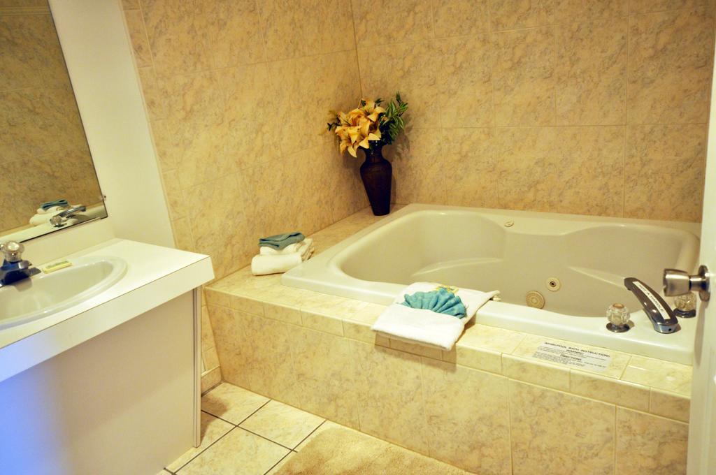 Riviera Resort & Suites Вайлдвуд Номер фото