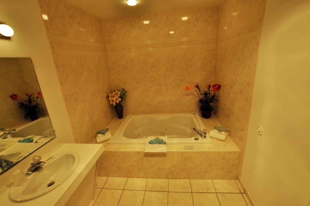 Riviera Resort & Suites Вайлдвуд Номер фото